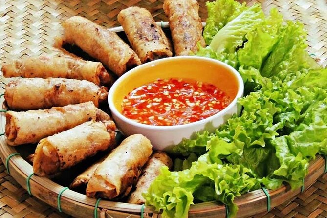 Hanoi Street Food Tour Taste 6 Local Dishes and Drinks - A 5 pm start in Hanoi’s Old Quarter, with a tight 3-hour plan