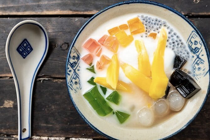Hanoi Street Food Tour with egg coffee making - Guide quality is the secret ingredient