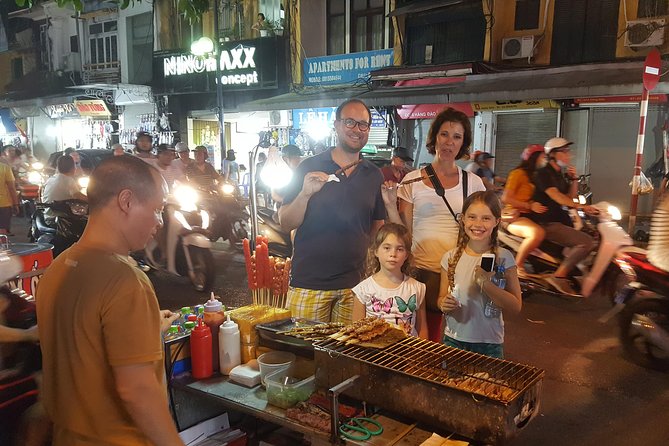 Hanoi Street Food Tour with local delicacies - Meeting in the Old Quarter without stress