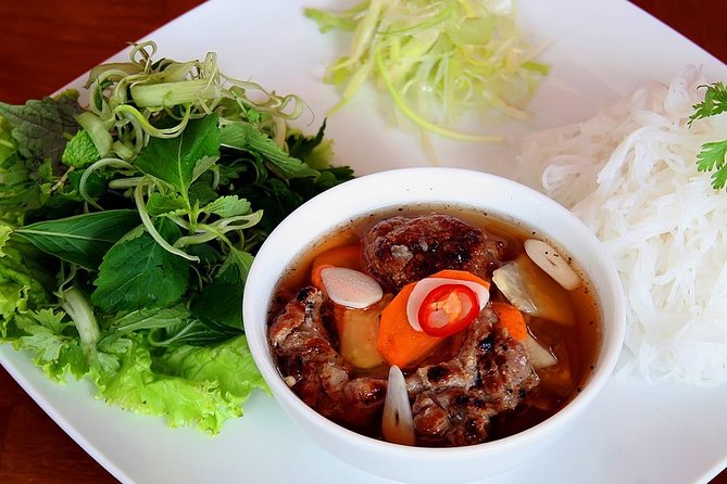 Hanoi Street Food Tour with Small Group and Expert Local Guide - Old Quarter lanes: why this guide-led approach works