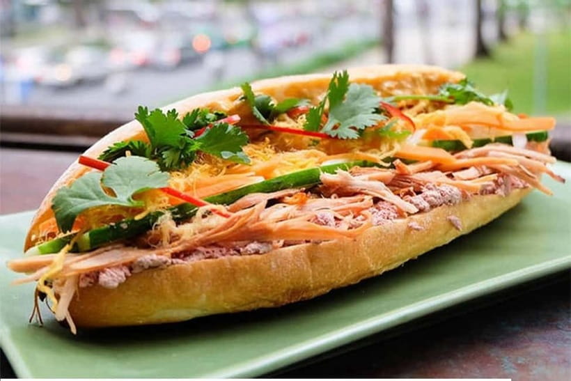 Hanoi: Street Food Tour with Train Street & Hidden Alleyways - Vegetarian needs: how to make it work