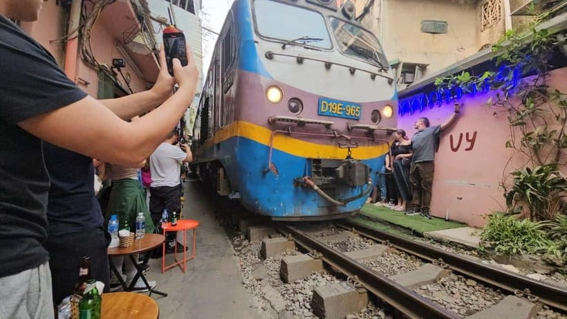 Hanoi: Street Food Tour with Train Street & Hidden Alleyways - Meeting point inside the Old Quarter and how the day moves