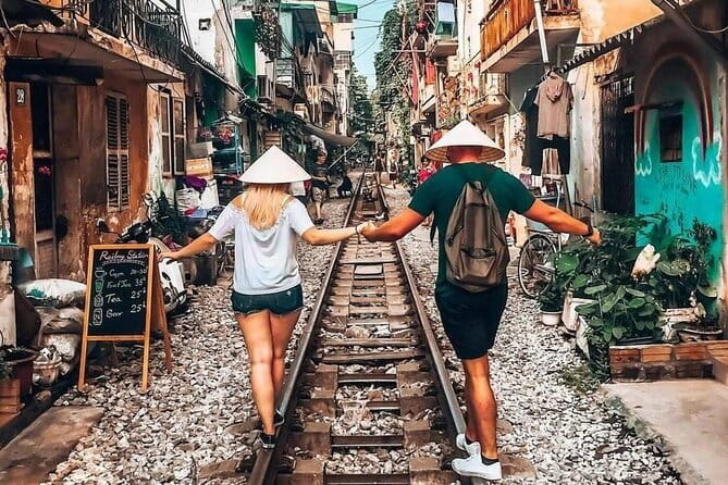 Hanoi street food walking and train street visit - Logistics that make the evening smoother