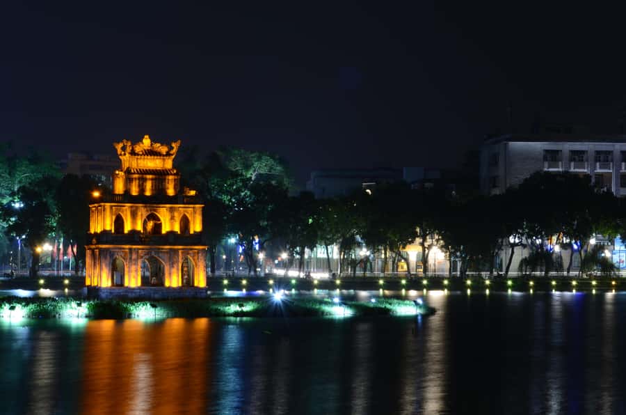 Hanoi: Street Food Walking Tour & Water Puppet Show - Walking the Old Quarter’s trade streets: 36 ideas, 50+ streets today