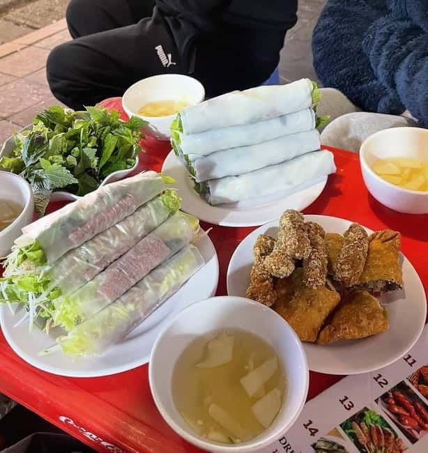 Hanoi Stroll & "Rolling" Street Food Walking Tour - The 3-hour stroll: how the pacing usually feels on the ground
