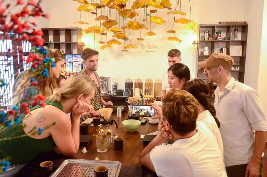 Hanoi: Taste Fresh Lotus Tea Ceremony & Untold Stories - What you’re really paying for: skills, not just a tea flight