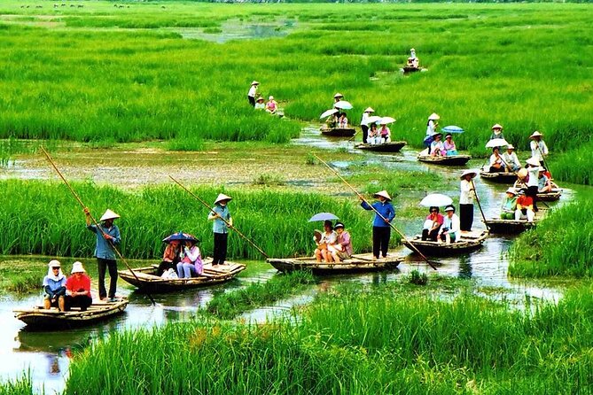Hanoi to Ninh Binh 1 day: Trang An - Tam Coc - Mua Cave - Hoa Lu - Trang An grotto boat ride: karst scenery you actually travel through