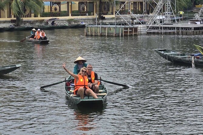 Hanoi to Ninh Binh Day Trip: Mua Cave, Trang An Boat Ride - Lunch - Trang An Grottoes Boat Ride: Quiet Water Through Caves and Karst