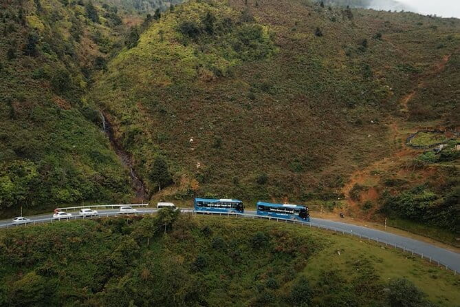 Hanoi to Sapa Bus - Private Cabin Bus - Your cabin setup: space for two, curtains for privacy, optional solo