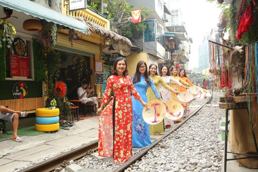 Hanoi: Traditional Ao Dai Dress and Non La Hat Rental - What’s included in the $9 value (and why it’s good)