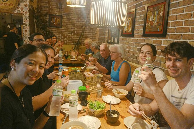 Hanoi Train Street Food Walking Tour - Dường Tau (Train Street): the drink moment on the tracks