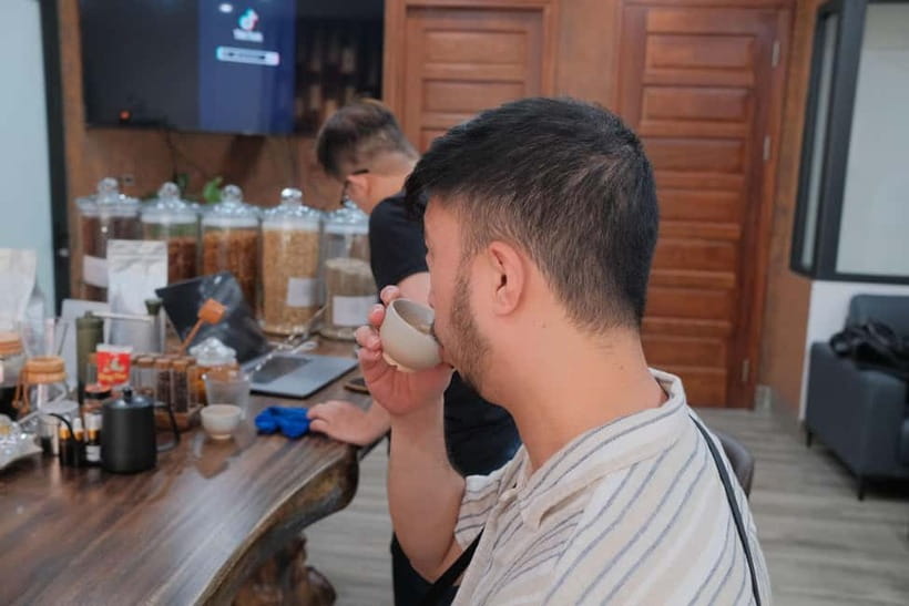 Hanoi Ultimate Coffee Workshop: Make, Learn & Taste - Learning the Pour: Tools, Filters, Grinders, and Spotting Bad Coffee