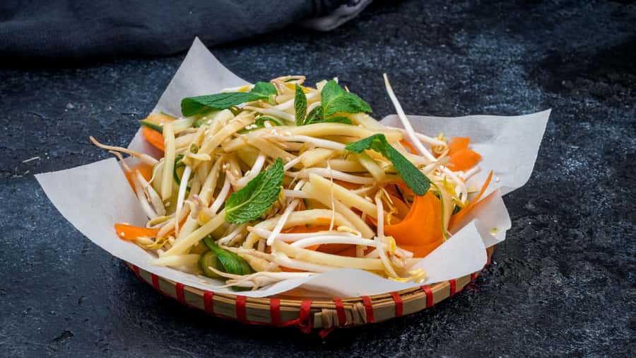 Hanoi Vegan Street Food & Train Street Tour - Optional Vegan Stops Like Mien Tron Chay and Banh Mi Chay