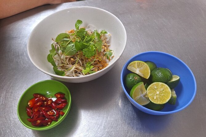 Hanoi Vegan Walking Street Food Tour in Old Quarter - The Old Quarter Route: Hidden Spots and No-Fuss Walking