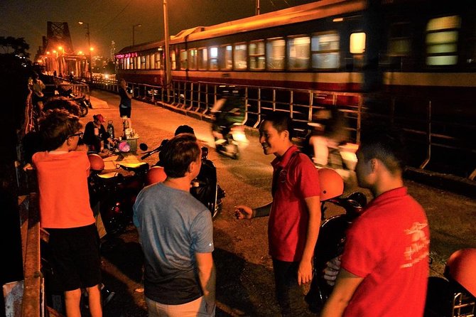 Hanoi Vespa Tours: Hanoi After Dark Vespa Food Tours - Safety, pace, and comfort: how to enjoy the Vespa ride