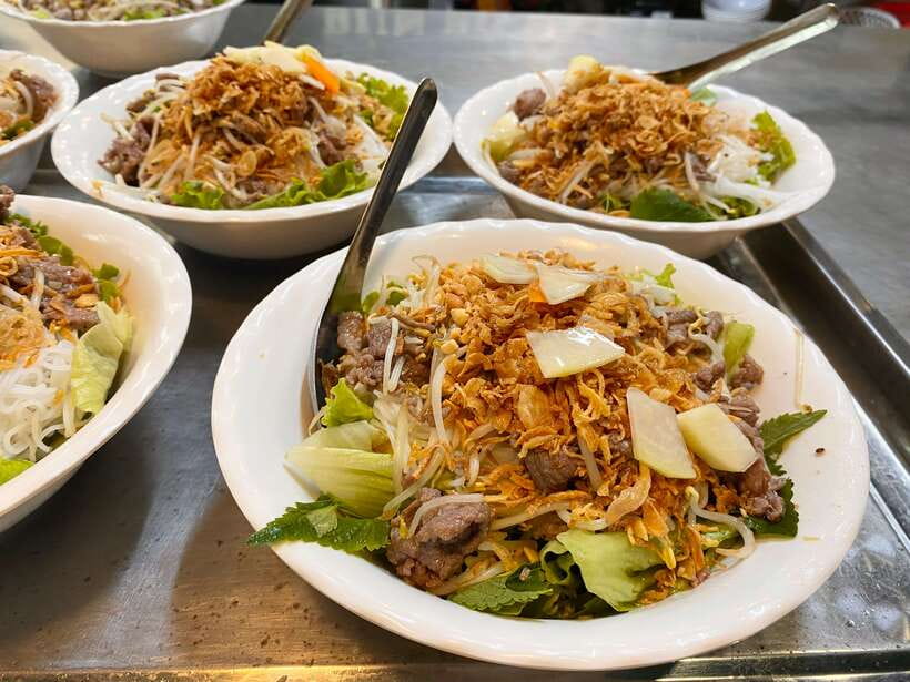 Hanoi: Vietnamese Street Food Tour with Egg Coffee - The Food Lineup: Bánh Mì, Beef Noodle Salad, Kem Xôi, and More