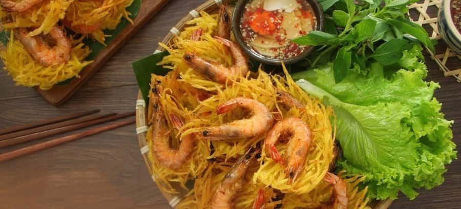 Hanoi: Vietnamese Street Food Tour with Local Guide - Dessert finish: chè and the egg coffee moment