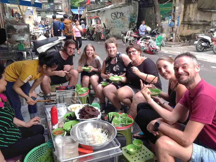 Hanoi: Vietnamese Street Food Tour with Local Guide - Who your guide should be: English help that actually pays off