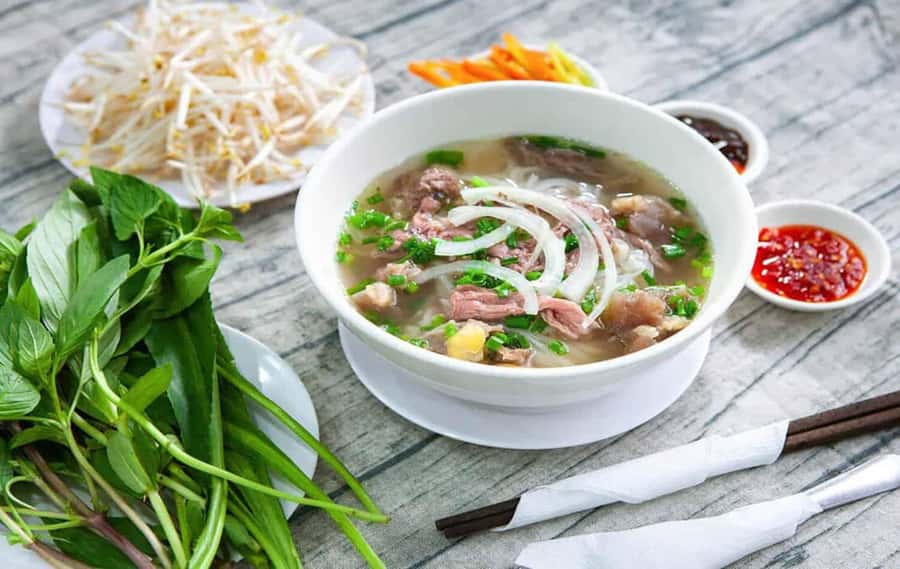 Hanoi: Vietnamese Street Food Tour with Local Guide - Old Quarter tasting time: what 2.5 hours feels like