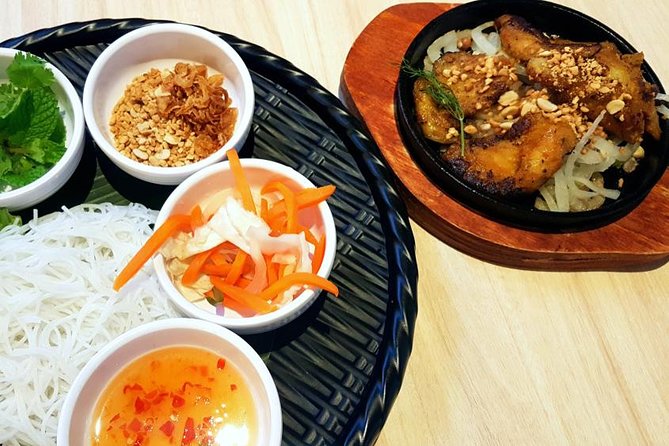Hanoi Walking Foodie Tour by night - Meeting at 5:30 and How the 3-Hour Route Feels