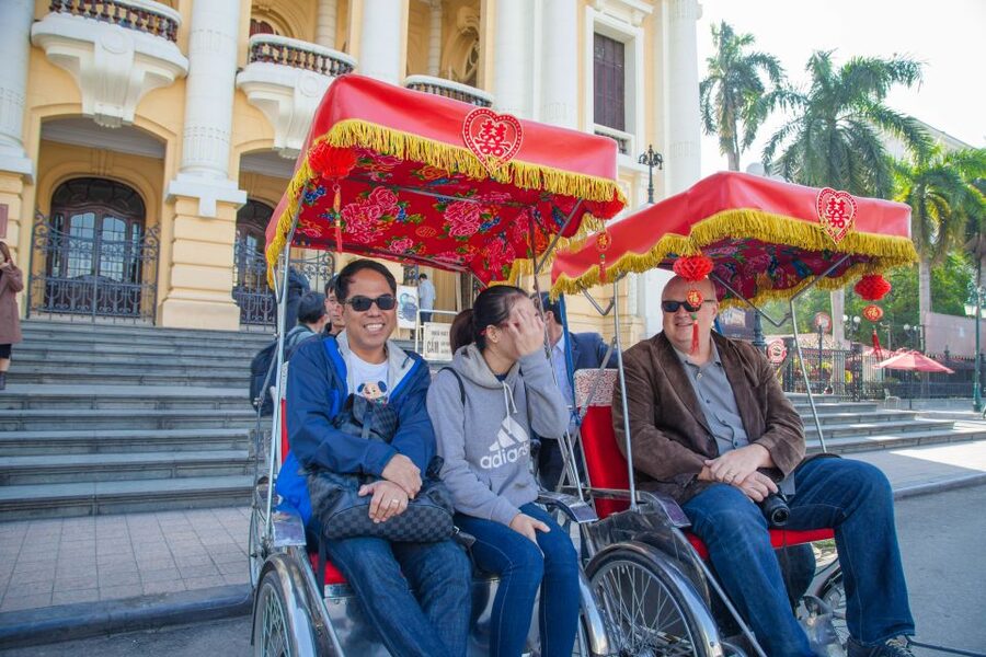 Hanoi Walking Street Food Tour & Cyclo Ride - Cyclo ride around the Old Quarter: the calm break after street food