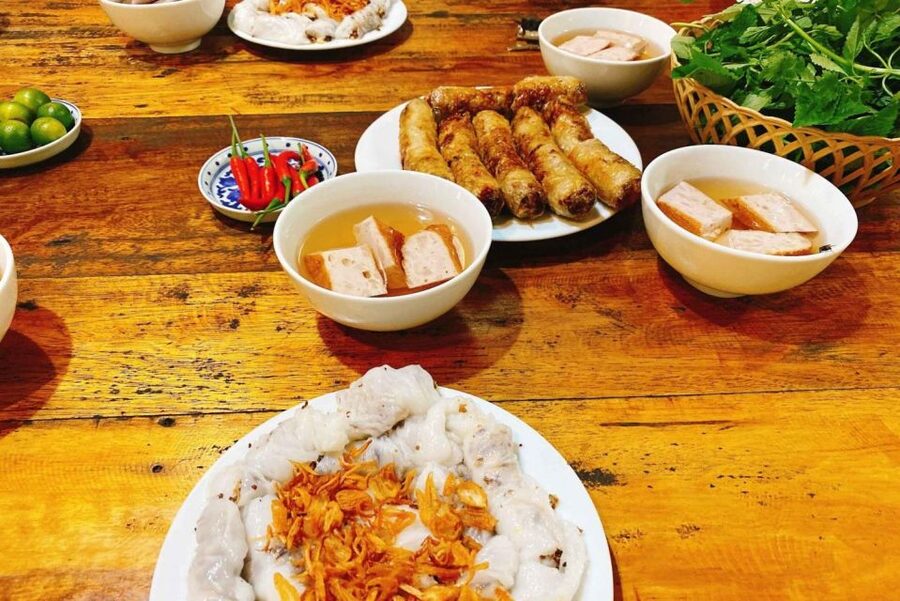 Hanoi: Walking Street Food Tour & Train Street w/Local Guide - Key Highlights You’ll Actually Feel