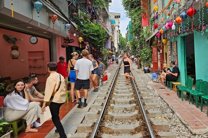 Hanoi Walking Street Food Tour with Train Street - Old Quarter First: What You Eat and Why It Works
