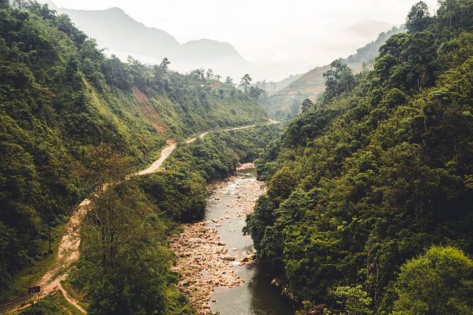 Highland Harmony Trek in Sapa - Stop 3: Lao Chai Trail views, stories, and a real home lunch
