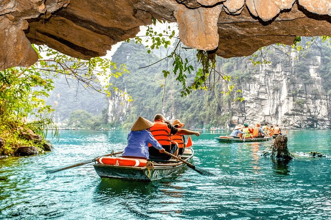 Highlight Ninh Binh Full Day Tour Tam Coc Boat, Mua Cave, Hoa Lu - Mua Cave and Dragon View: the 500+ stairs payoff (and how to prep)