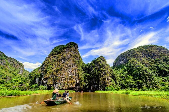 Highlight Ninh Binh Full Day Tour Tam Coc Boat, Mua Cave, Hoa Lu - What’s really included in the $41 price (and what you’ll pay extra)