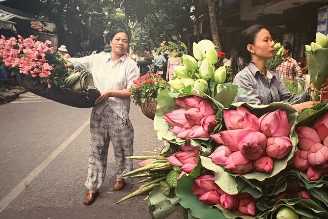 Highlights and Secrets of Hanoi Old Quarter Through Train Street - Old City Gate: A Quick Market-Life Glimpse
