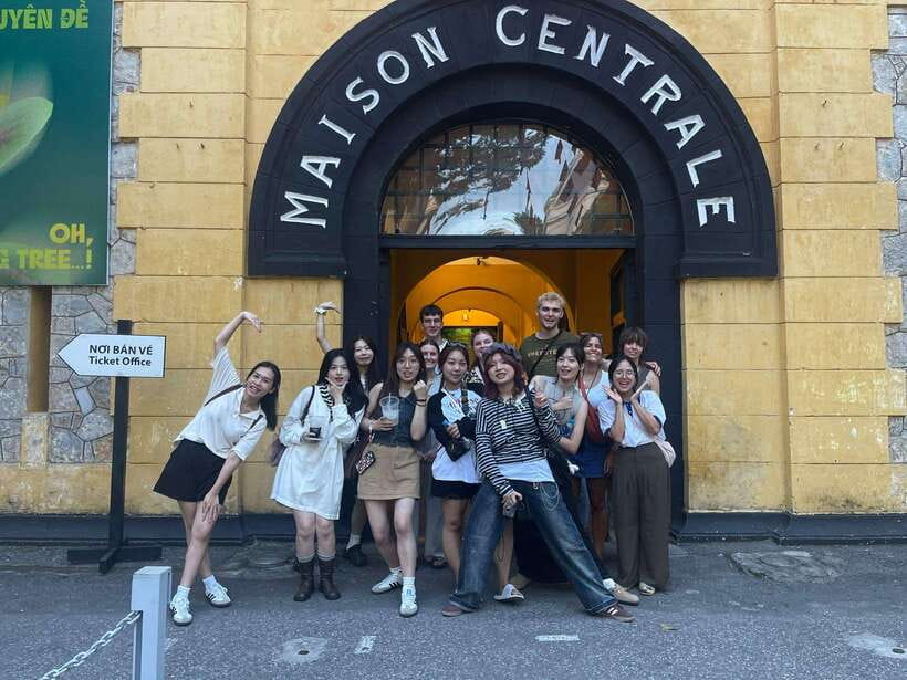 Hoa Lo Prison and Little Paris in Hanoi - Stop by stop through the French Quarter story: money, power, and a guest palace