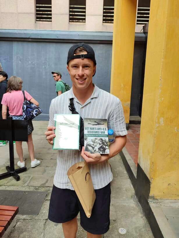Hoa Lo Prison and Little Paris in Hanoi - Coffee and pacing: the small breaks that make the tour feel human