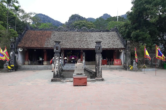 Hoa Lu and Tam Coc - Ninh Binh Day Tour - Bich Dong Pagoda: a 15th-century temple stop with stairs and a payoff