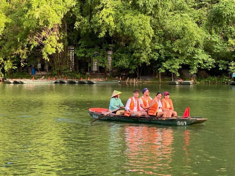 Hoa Lu, Bai Dinh, Trang An, Mua Cave Small Group Guide Tour - Pickup and timing: what helps you enjoy a busy day