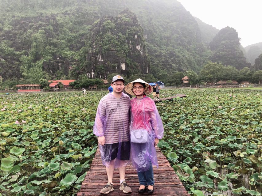 Hoa Lu, Mua Cave and Trang An Small-Group Boat Tour - Lunch at a Local Restaurant: What’s Included and What Tastes Like Vietnam