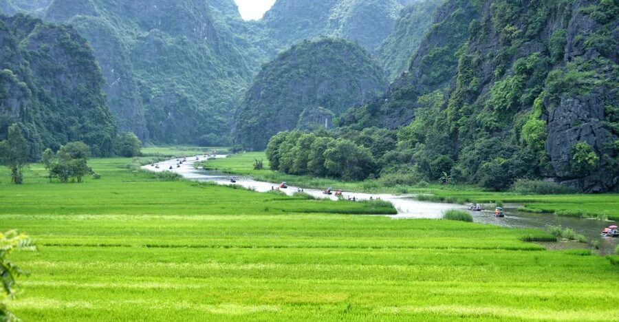 Hoa Lu-Mua Cave-Tam Coc-Bich Dong-Thung Nham National Park - Day 1 starts in Hanoi: Hoa Lu by late morning, not midnight