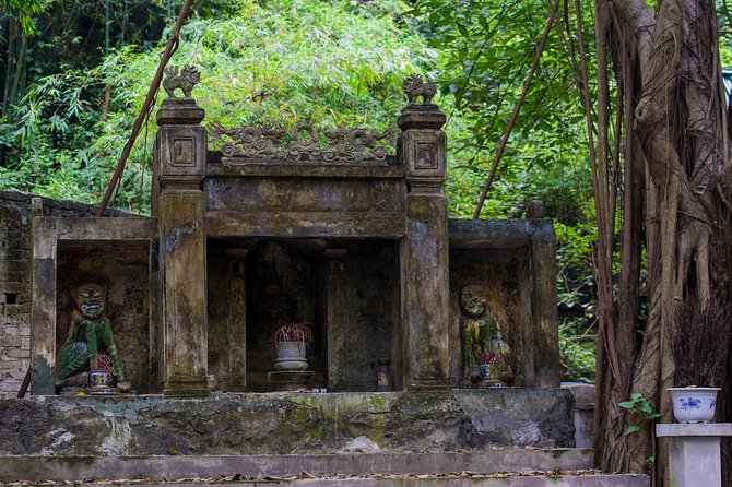 Hoa Lu - Mua Cave - Tam Coc/Trang An - DELUXE Small Group Tour - How the day starts: Hanoi pickup and the southbound run to Ninh Bình