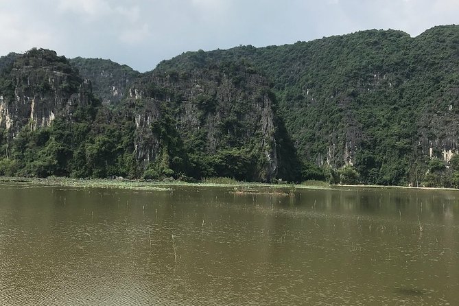 Hoa Lu - Tam Coc: Boat Trip and Bicycle Ride - Buffet lunch in Ninh Bình: goat meat without the guesswork