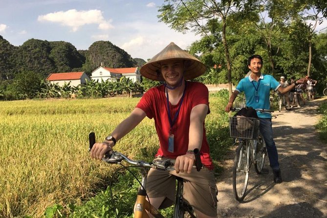 Hoa Lu - Tam Coc: Boat Trip and Bicycle Ride - Tam Cốc–Bích Động: the sampan boat ride through caves