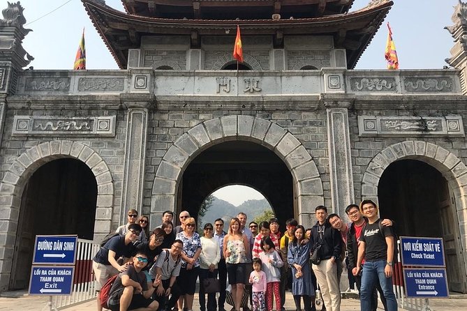 Hoa Lu - Tam Coc: Boat Trip and Bicycle Ride - Biking around villages: a short ride with big photo potential