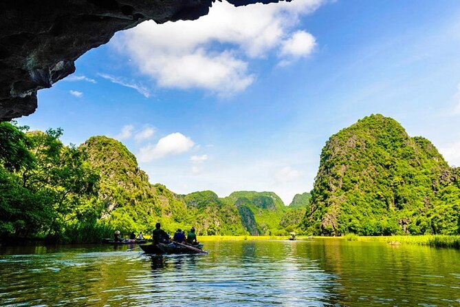 Hoa Lu - Tam Coc boat Trip and Mua Cave - Lunch in the Trang An area: included, filling, and keep drinks in mind