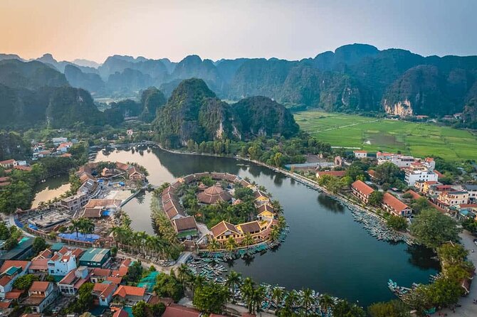 Hoa Lu – Tam Coc Full-Day Tour from Hanoi with Limousine Transfer - Lunch in Tam Coc: Vietnamese family-style buffet, no guesswork