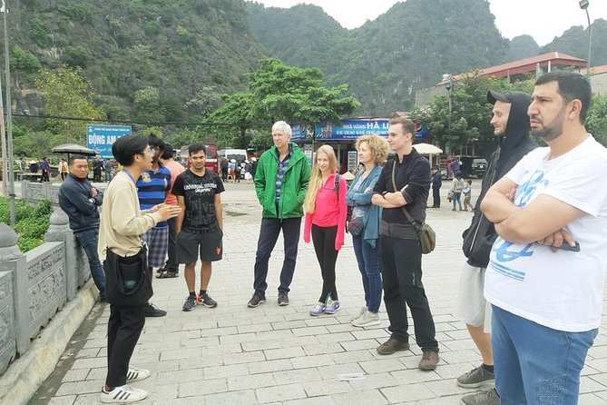 Hoa Lu - Tam Coc Luxury Small group 1D: Limousine bus, biking, boat trip, Lunch - Who Should Book This Hoa Lu–Tam Coc Small Group Day?