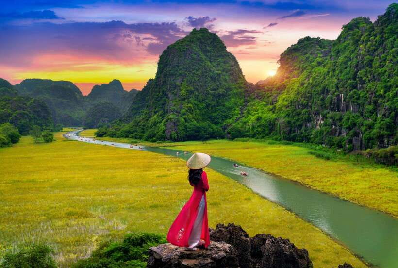 Hoa Lu, Tam Coc, & Mua Cave Day Trip with Lunch & Limousine - The buffet lunch that actually earns a spot on the itinerary