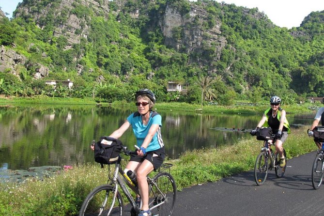 Hoa Lư Tam Coc & Mua Cave full day Including Buffets Lunch - Guide quality and group flow: why names like Duc, Quoc, and Quin matter