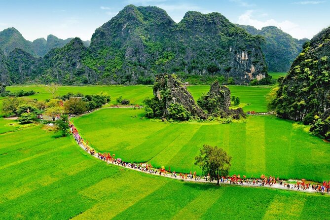 Hoa Lu - Tam Coc - Ninh Binh Day Tour: Biking, Visit Local Family - Getting Around With Confidence: English Guide and Safe Driving