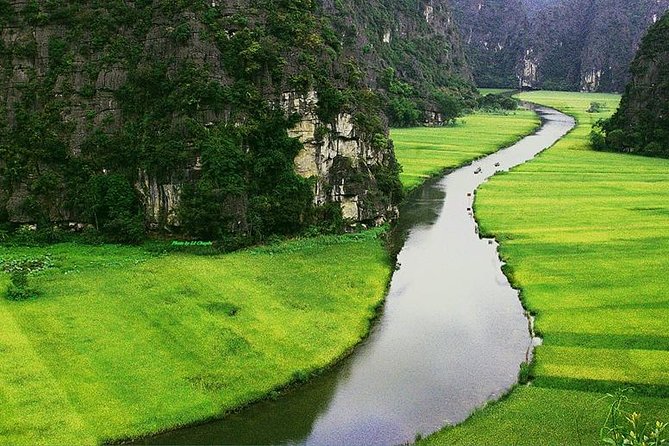 Hoa Lu -Trang An -Hang Mua Small Group Full day From Hanoi - Getting To Ninh Binh From Hanoi Without Losing the Day