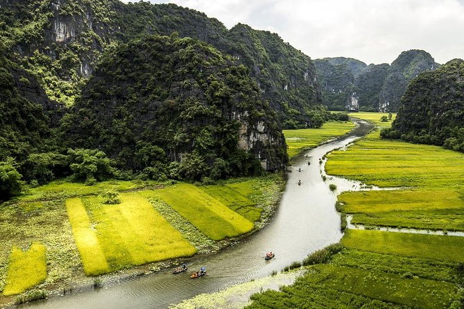 Hoa Lu -Trang An -Hang Mua Small Group Full day From Hanoi - Tam Cốc Boat Ride: Nearly Two Hours of Cave Scenery