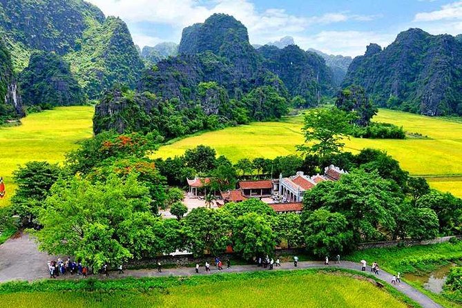 Hoa Lu - Trang An - Mua Cave- 1 Day Trip from Hanoi By Limousine and Small Group - From Hanoi at 7:30 am: the limousine day that keeps moving